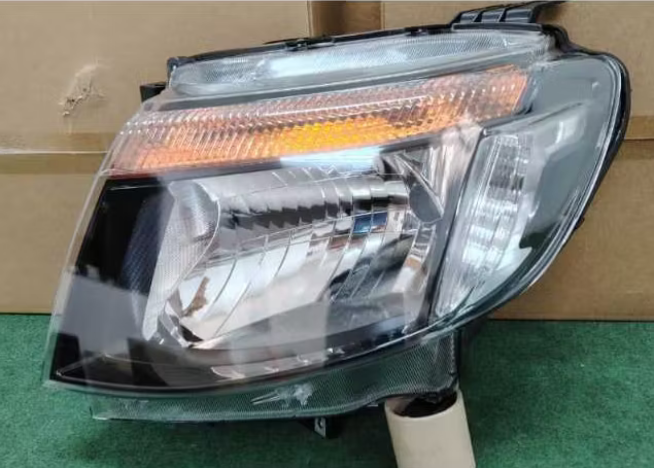 FORD RANGER 2012 T6 WILDTRAK HEAD LAMP LH/LAMPU BESAR KIRI - BLA